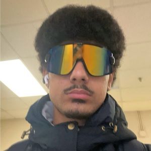 Meet your Posher, Omar